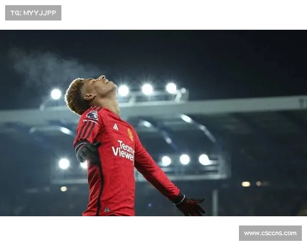 拉什福德续约加薪后夜店狂欢缺训 或遭罚款65万镑 拉什福德续约加薪后夜店狂欢缺训 或遭罚款65万镑